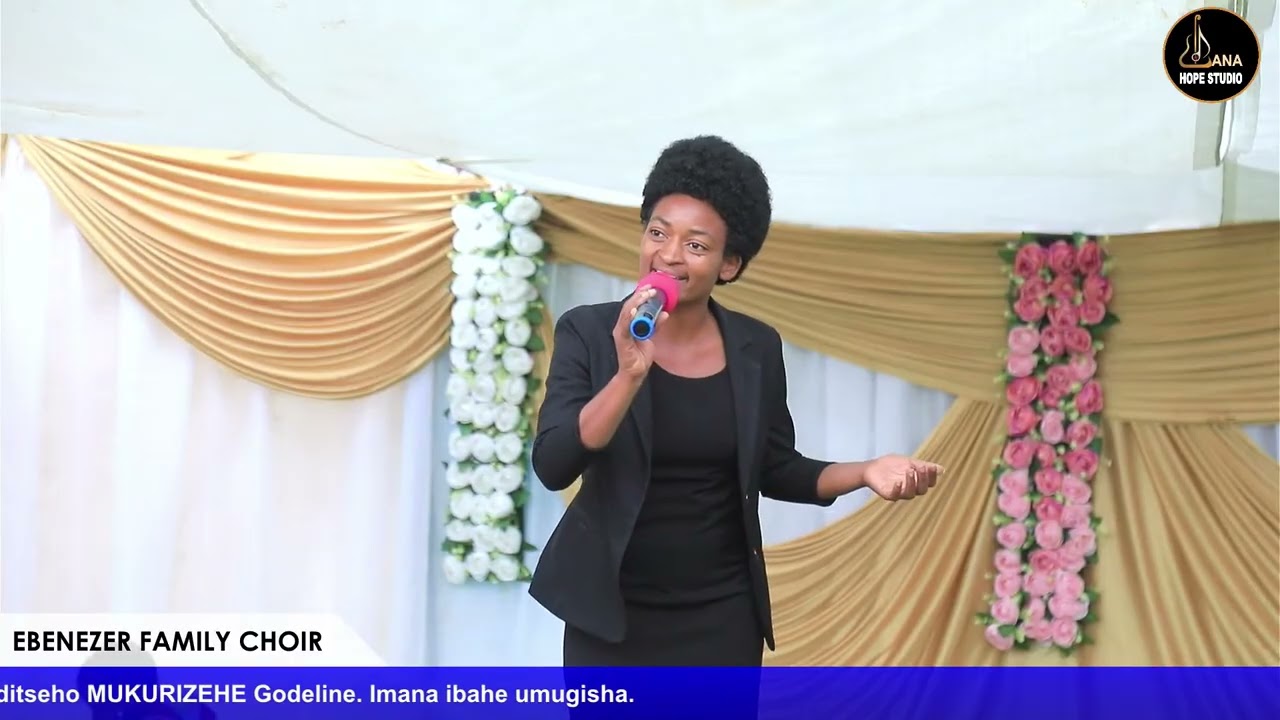 Marie Claire mu gitaramo cya Ebenezer Family Choir, aturirimbiye neza cyane
