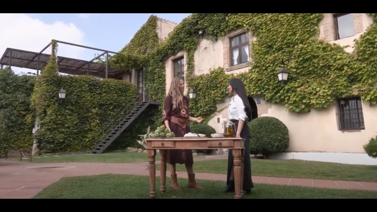 La cuina de la Masia Can Ametller amb Martina Klein i Beatriz Rabadán