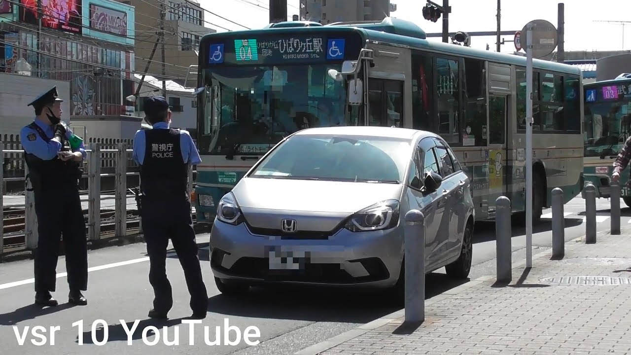 2台のバスが立ち往生！！迷惑な違法駐車に警察が出動！！•一時停止を完全ノーブレーキでぶっ飛ばすBBA！•時速100kmの攻防！白バイVS￼￼爆速バイク！等【迷惑、危険、悪質ドライバー特集】