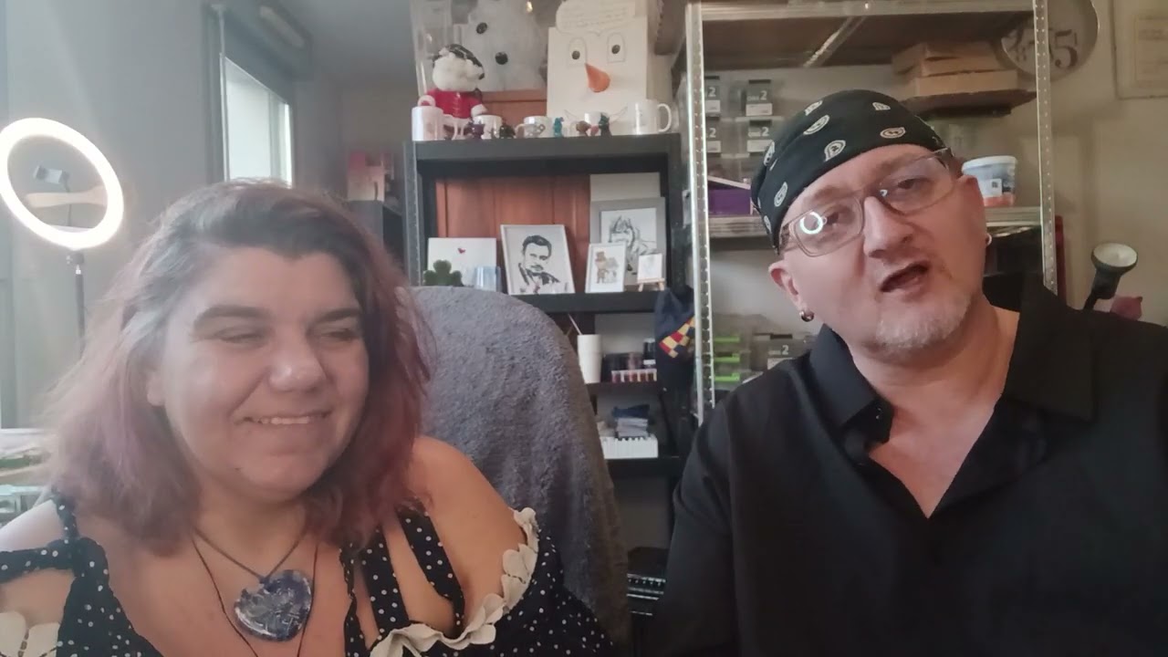 BIENVENUE À LA MAISON  : BDSM - FRANCE  vs USA