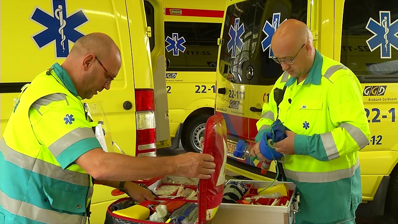 MensenWerk 2017 Afl.27 -  GGD Ambulancedienst