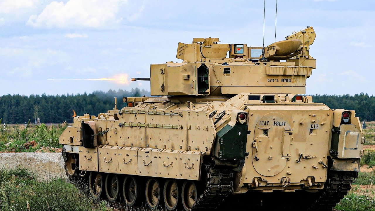 U.S. Army Soldiers conduct M2A3 Bradley fighting vehicle qualification