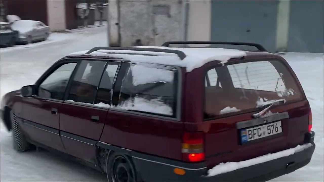 Cine a spus că Opel nu face drift ? Bătrânul Opel omega din anul 1989 2.3 diesel încă este capabil.