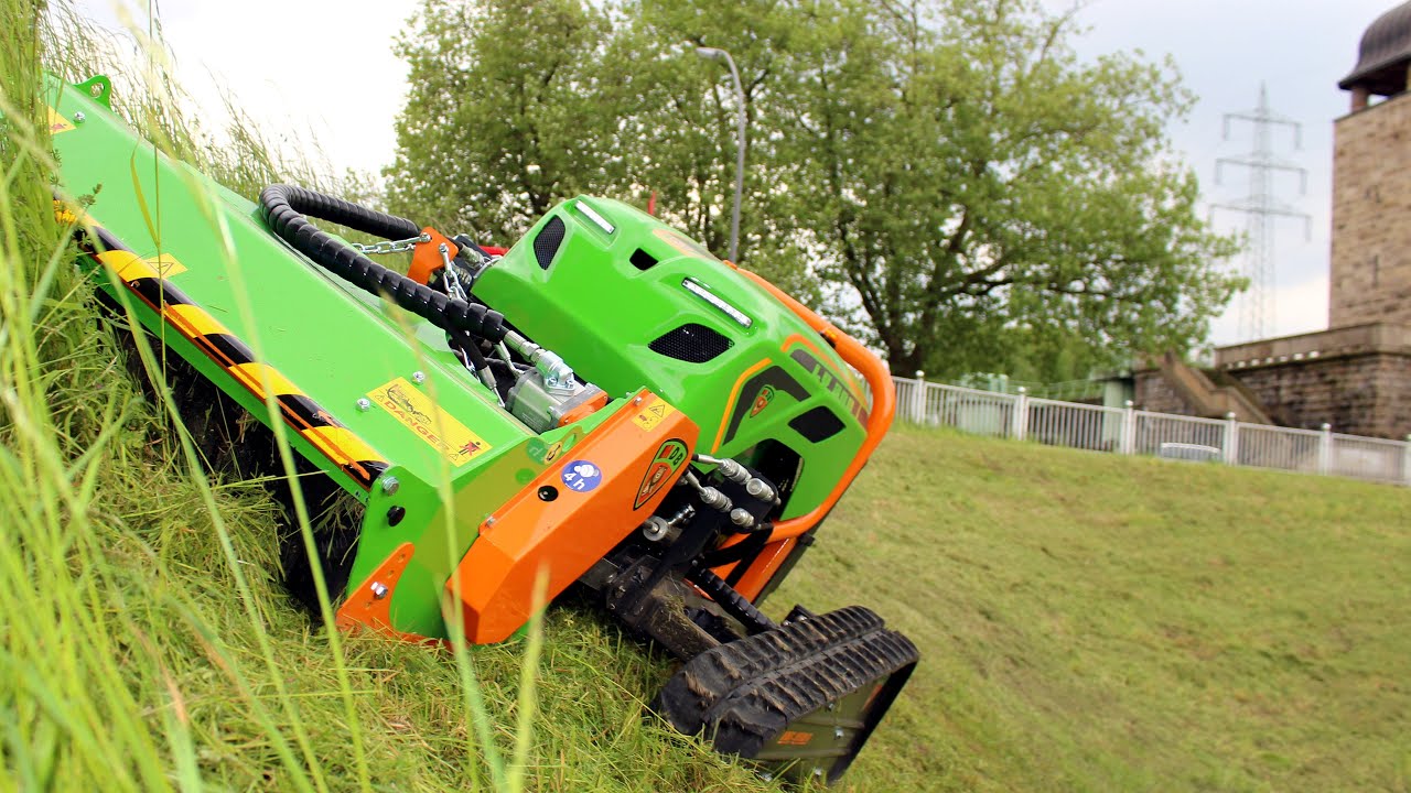 Mulchraupe MDB Green Climber LV300 im Einsatz am Schiffshebewerk Henrichenburg