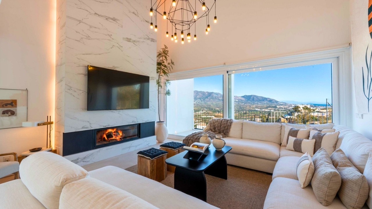 Contemporary Design Sanctuary: Mediterranean fusion with an infinity pool and sea views | Mijas