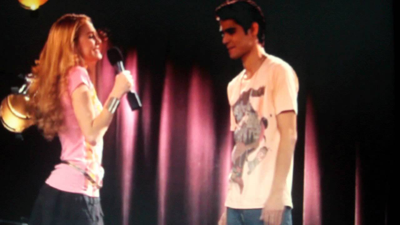 Ludmila canta Te Creo y a la vez Violetta.......
