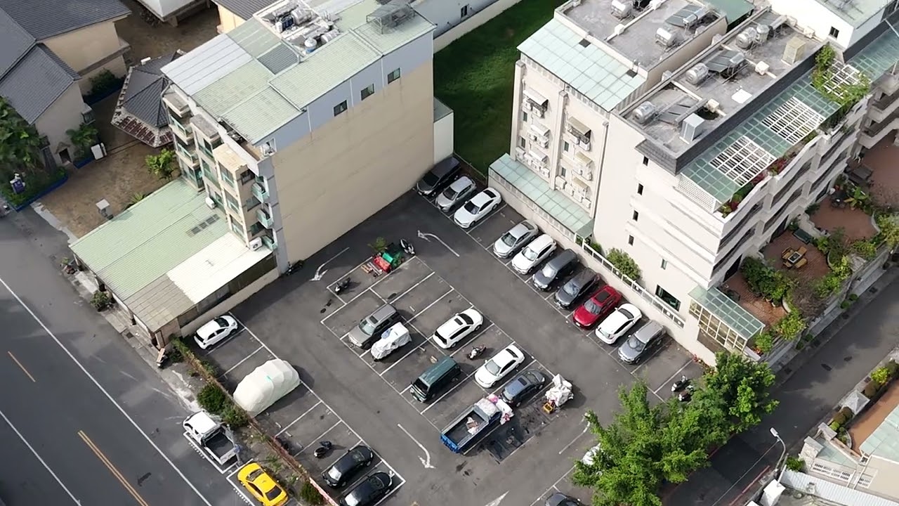 蓮池潭~陽明交通大學 三角窗大面寬方正建地