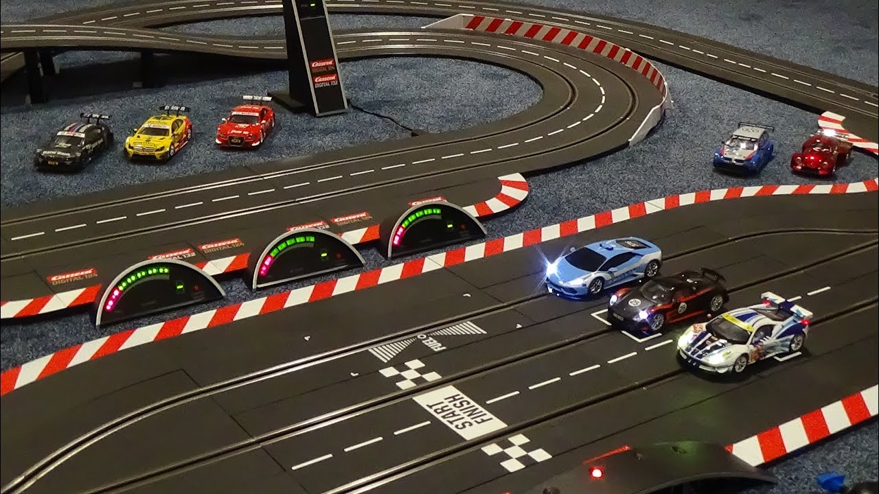 Carrera Digital 1:32 - Fly Over Race Circuit - 10 Lap Race