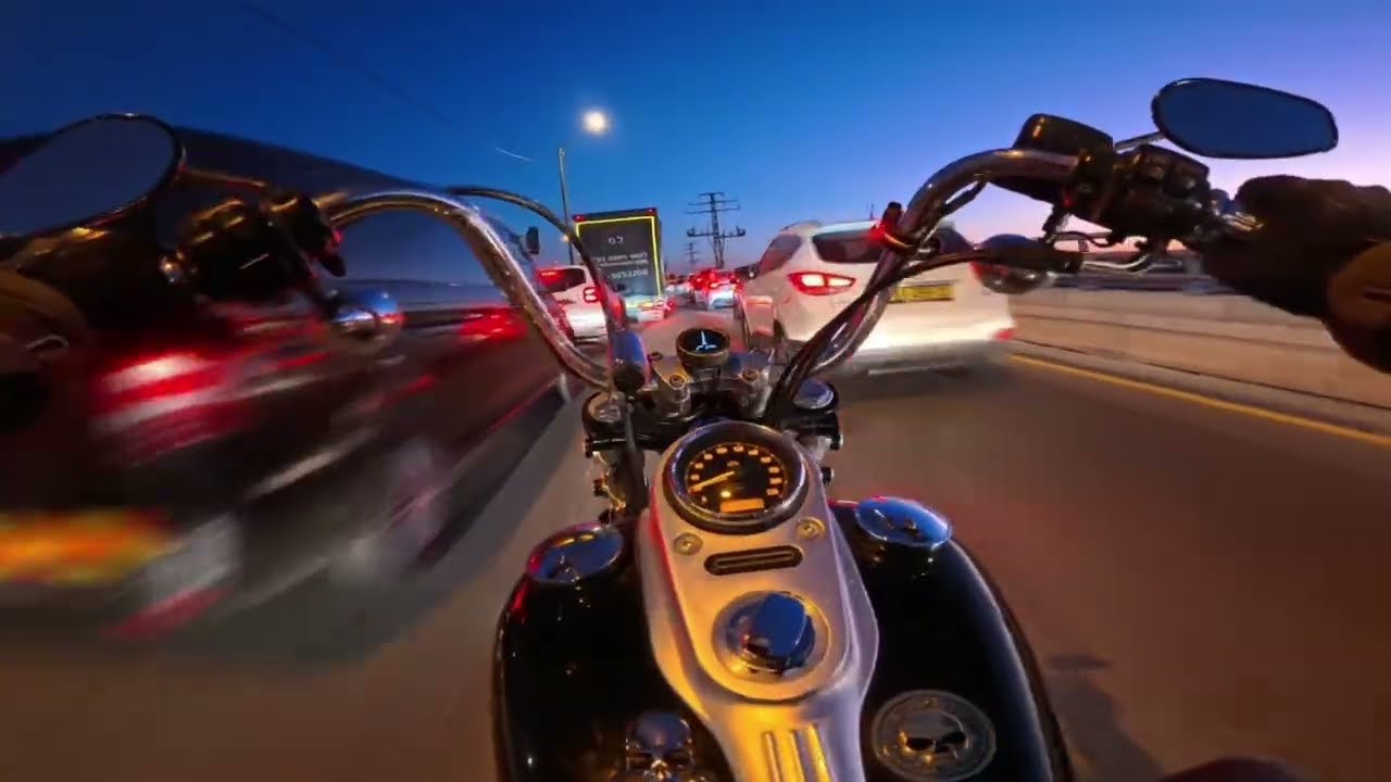 ОНИ МЕНЯ НЕНАВИДЯТ! 😡 Ночное безумие на Harley-Davidson (Lane Splitting)