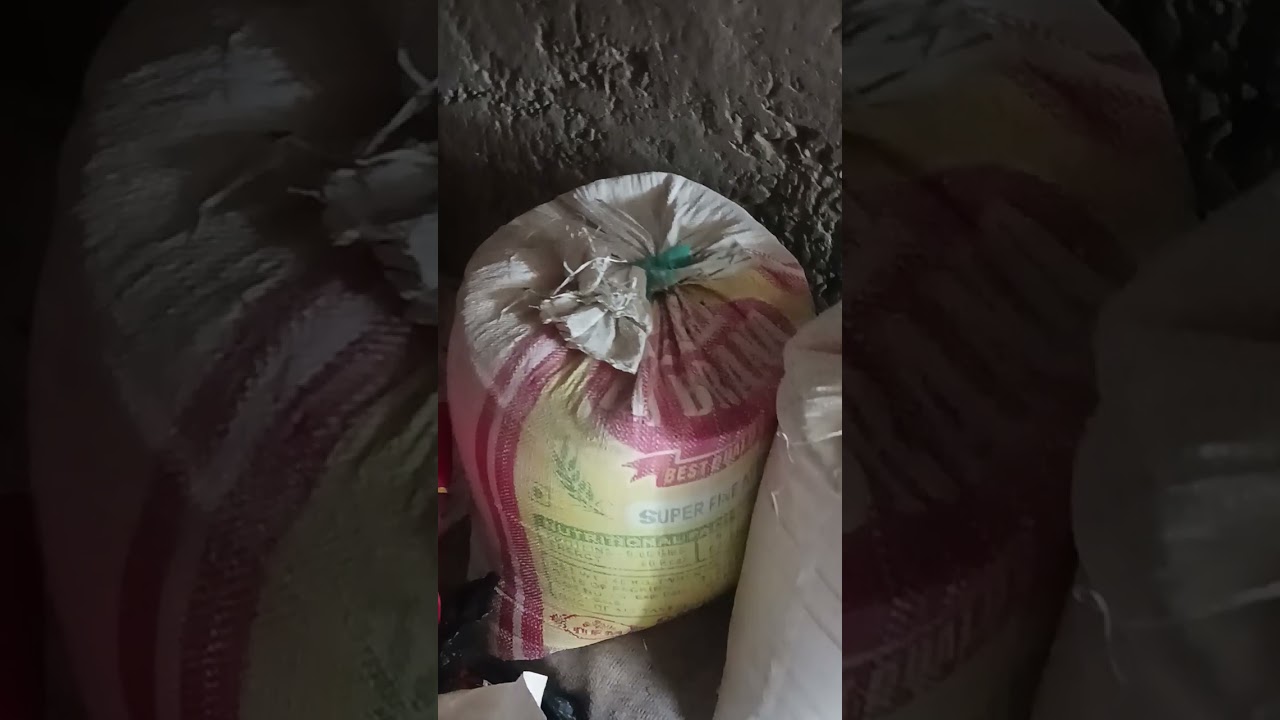 Phadi gharat Atta chaaki kase hoti hai....... . #desi atta chaki