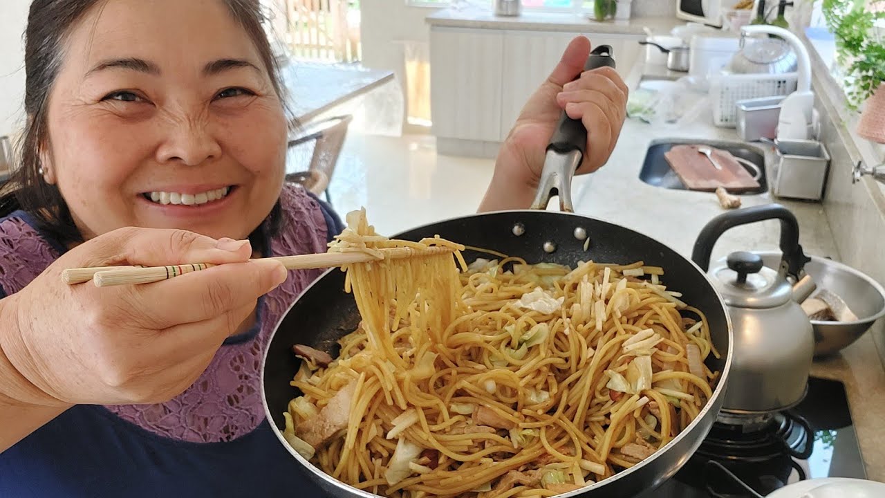 ESSE É O YAKISOBA COMIDA DE RUA NO JAPÃO | DIFERENTE DO YAKISOBA DO BRASIL QUE TODOS CONHECEM
