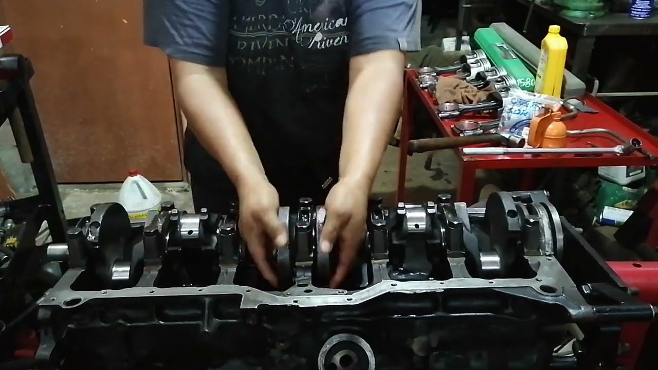 Armado de motor Jeep cheroke Laredo año 88 hasta 95 ajuste y torque biela y bancada parte 4