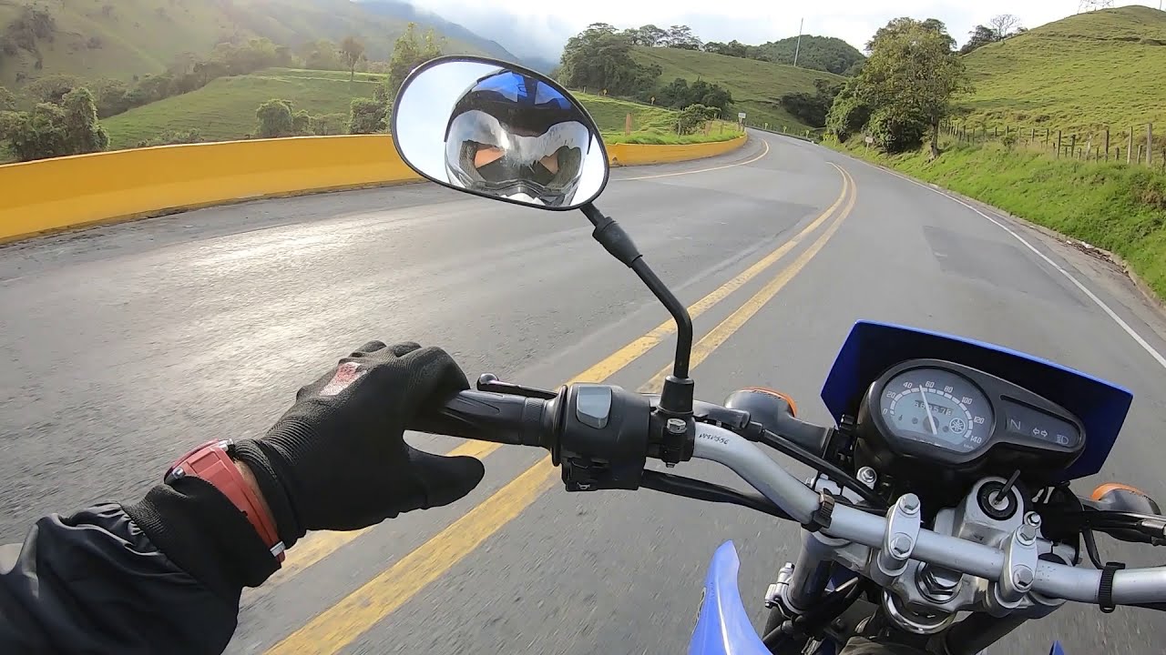 Viajando desde Bogotá hasta Calarcá en una moto YAMAHA XTZ 125.