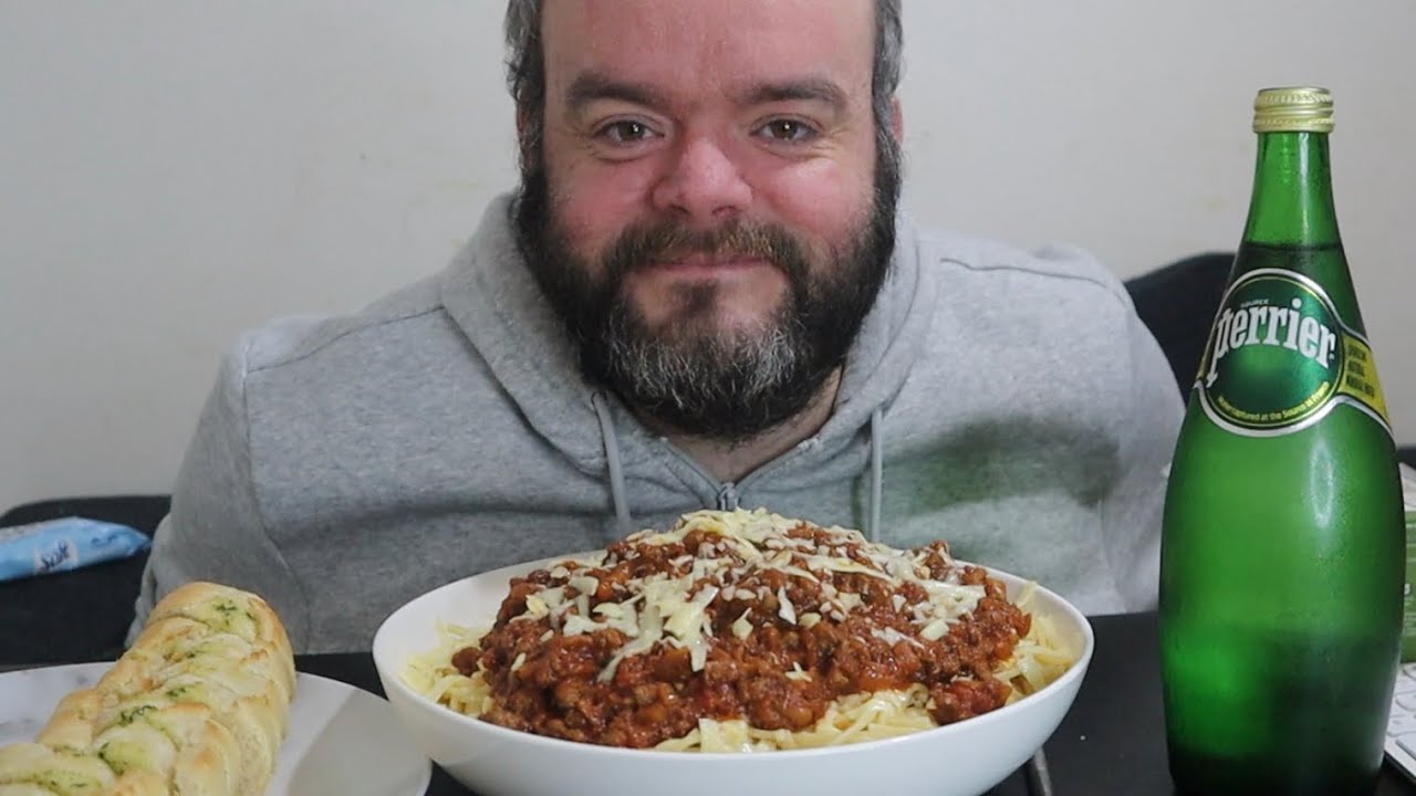 Mums spaghetti bolognese uk mukbang