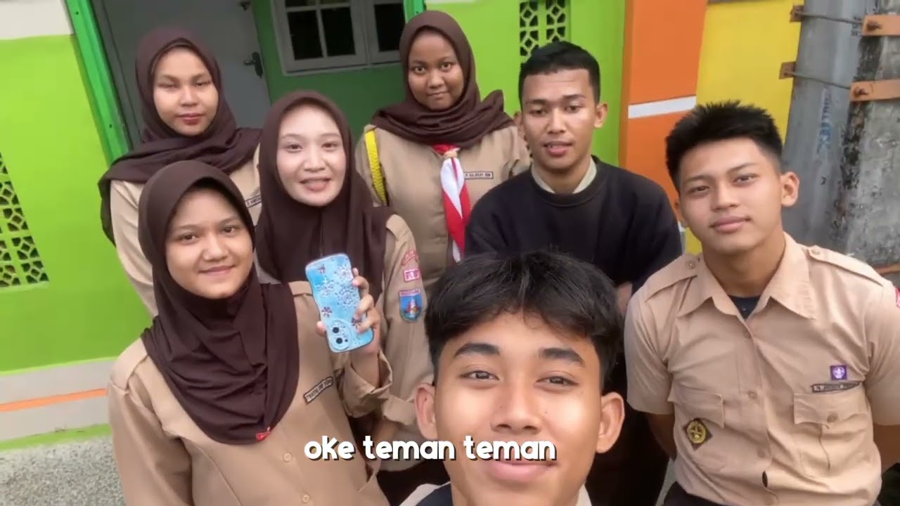 Budidaya Tanaman Jambu Air di Lingkungan Sekolah. Kelompok 1 Kelas 12 IPA 6.