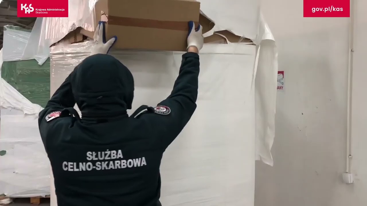 Podlaska KAS udaremniła przemyt 480 tys. paczek papierosów