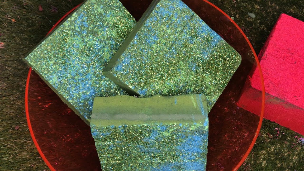 Soaked Floral Foam Crushing W/paint & Pigment