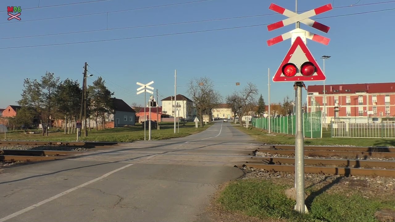 Željeznički prijelaz Nova Kapela (HR) - 28.12.2023 / Železniční přejezd / Croatian railroad crossing