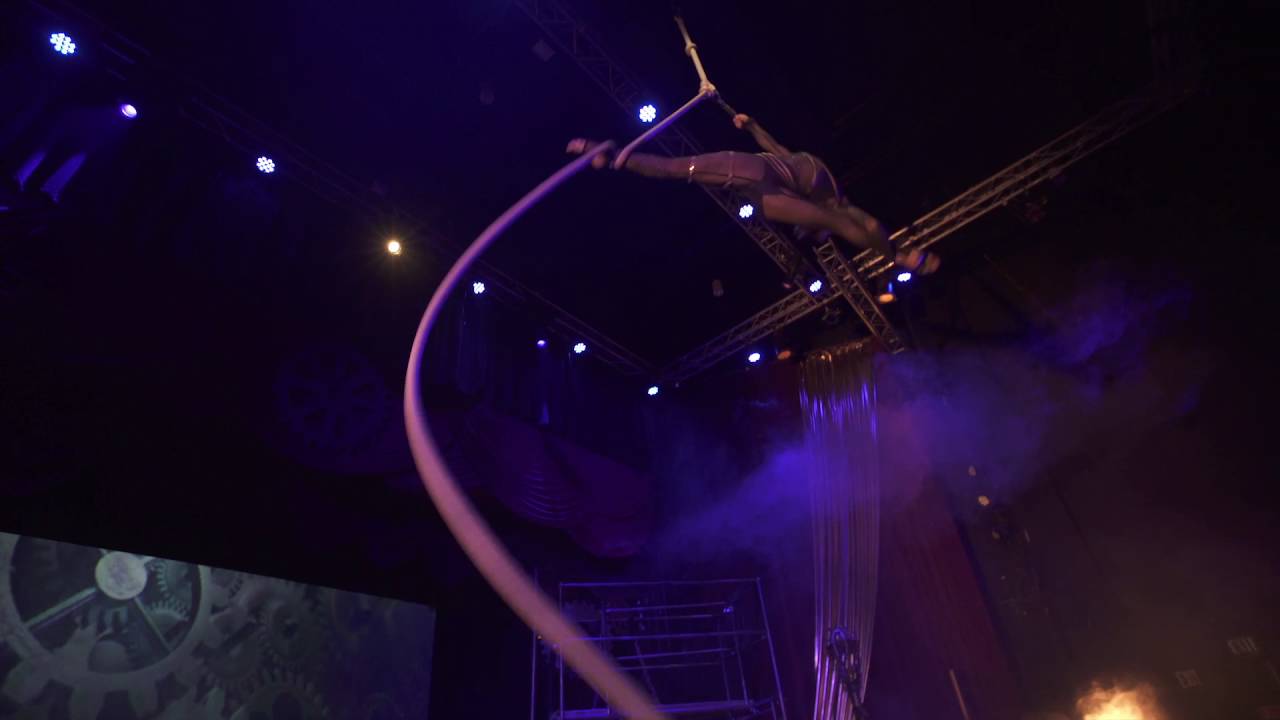CirqueSanity Presents!: Spanish Web