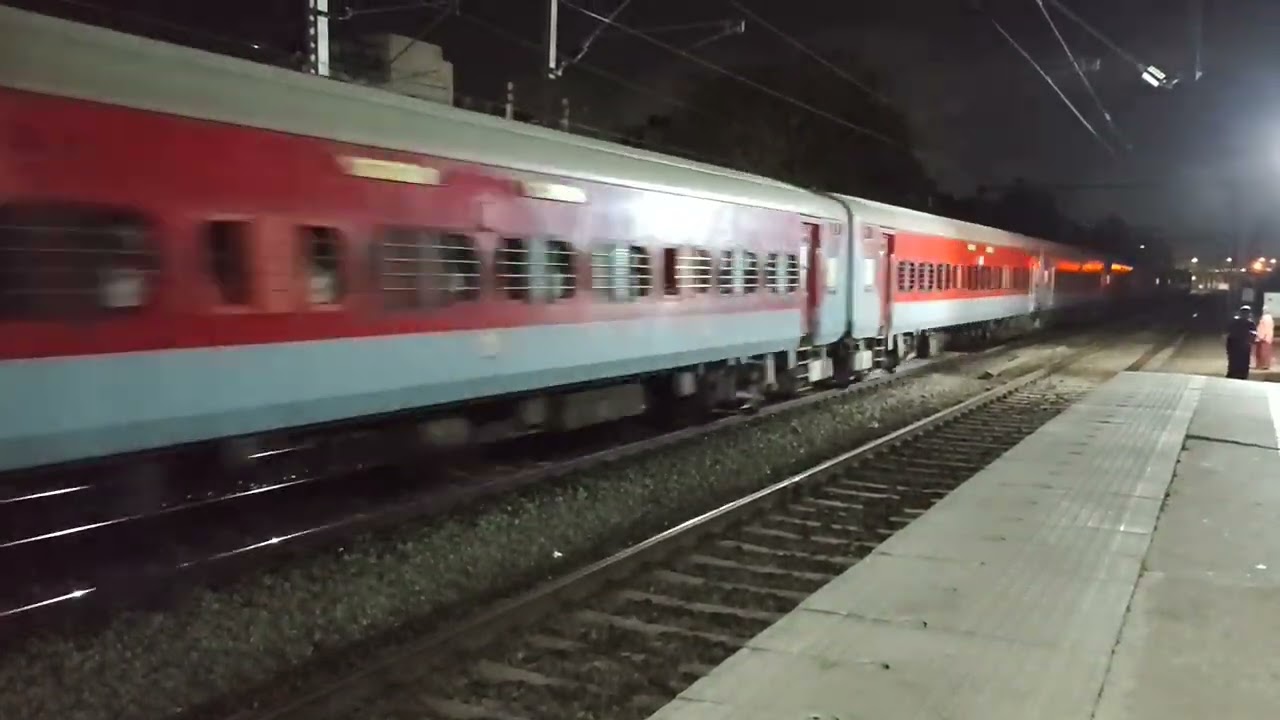 ✨🚂 ERNAKULAM - PATNA Sf Express !!! High Demanded Train !!! LGD WAP-7 #37971 !!! Train Lover 30.