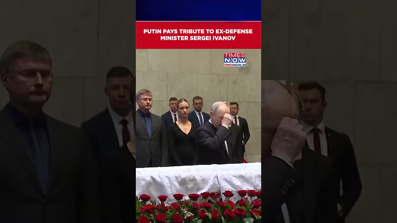 Russian President Putin Pays Tribute To Former Defense Minister Sergei Ivanov #shorts