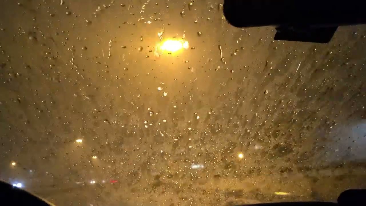 Manejando en lluvia torrencial. lluvia relajante para dormir.