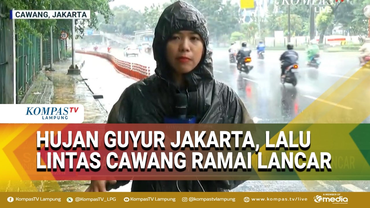 Jakarta Diguyur Hujan, Arus Lalu Lintas Cawang Tetap Ramai Lancar