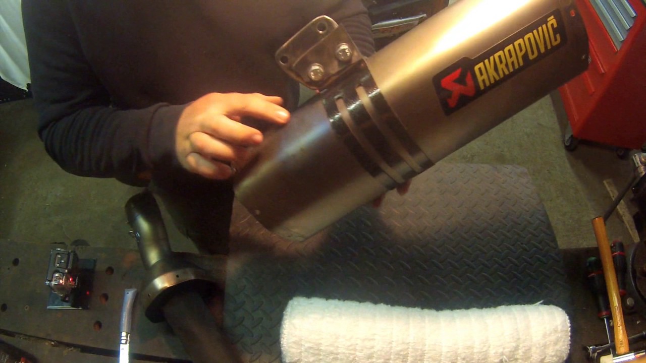 LE MOTARD D'ICI /// Reconditionnement du Silencieux AKRAPOVIC titane [690 SMCR]