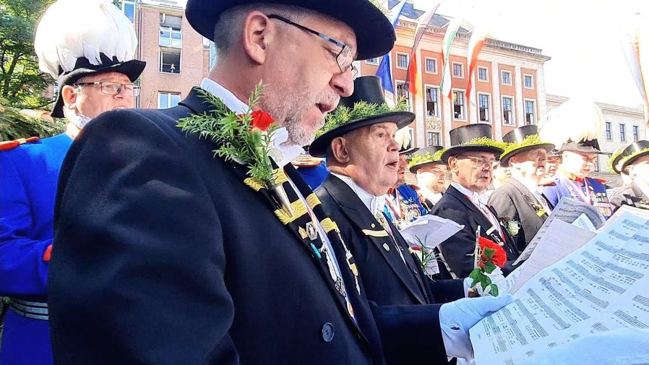 Neuss Schützenfest 2022 Frontabnahme durch Oberst, Aufmarsch „Hönesee, Liedervortrag Grenadiersänger