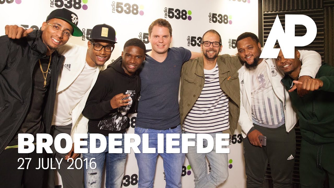 Heeft Broederliefde seks met fans? | De Avondploeg