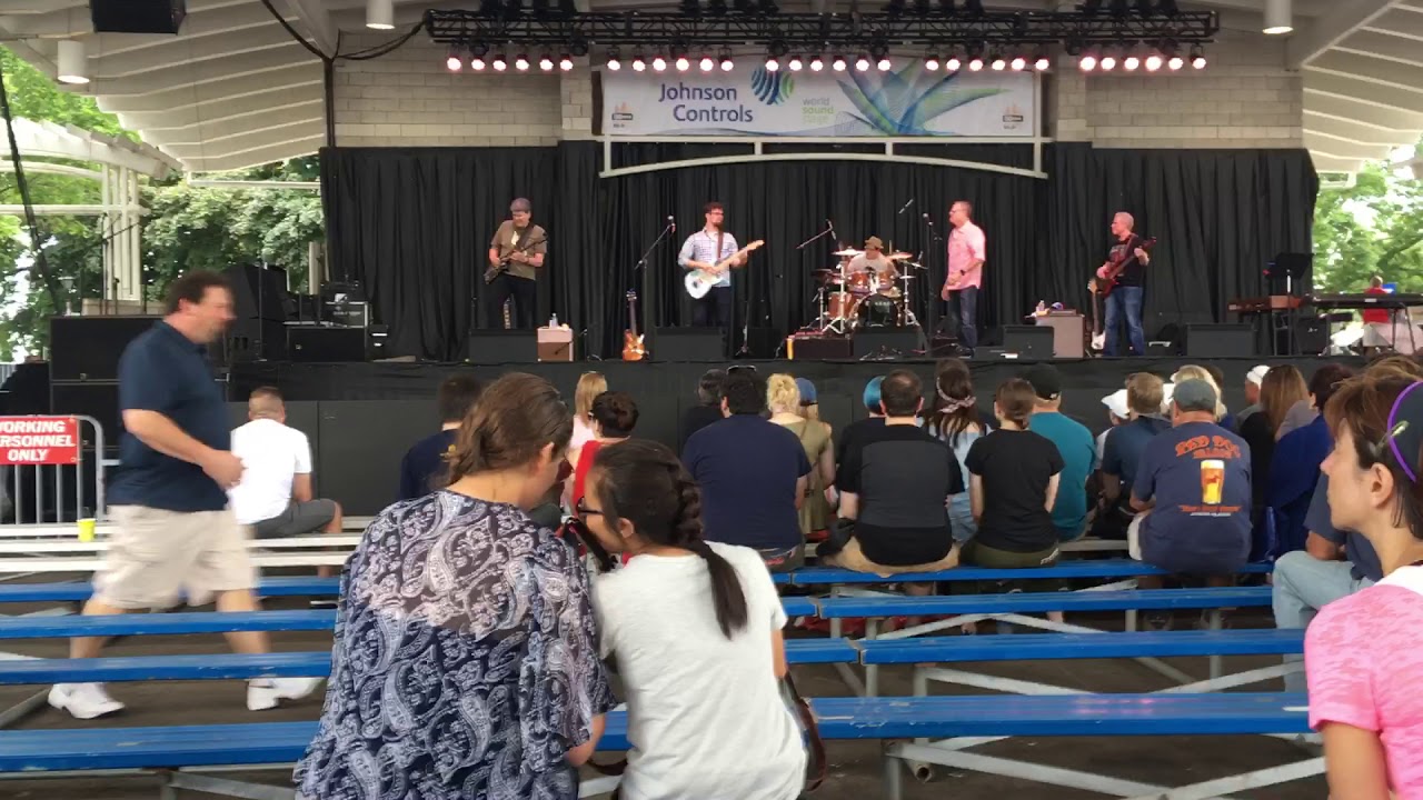 StoneBox @ SummerFest 2017 - RHCP Dani California Cover (Solo)