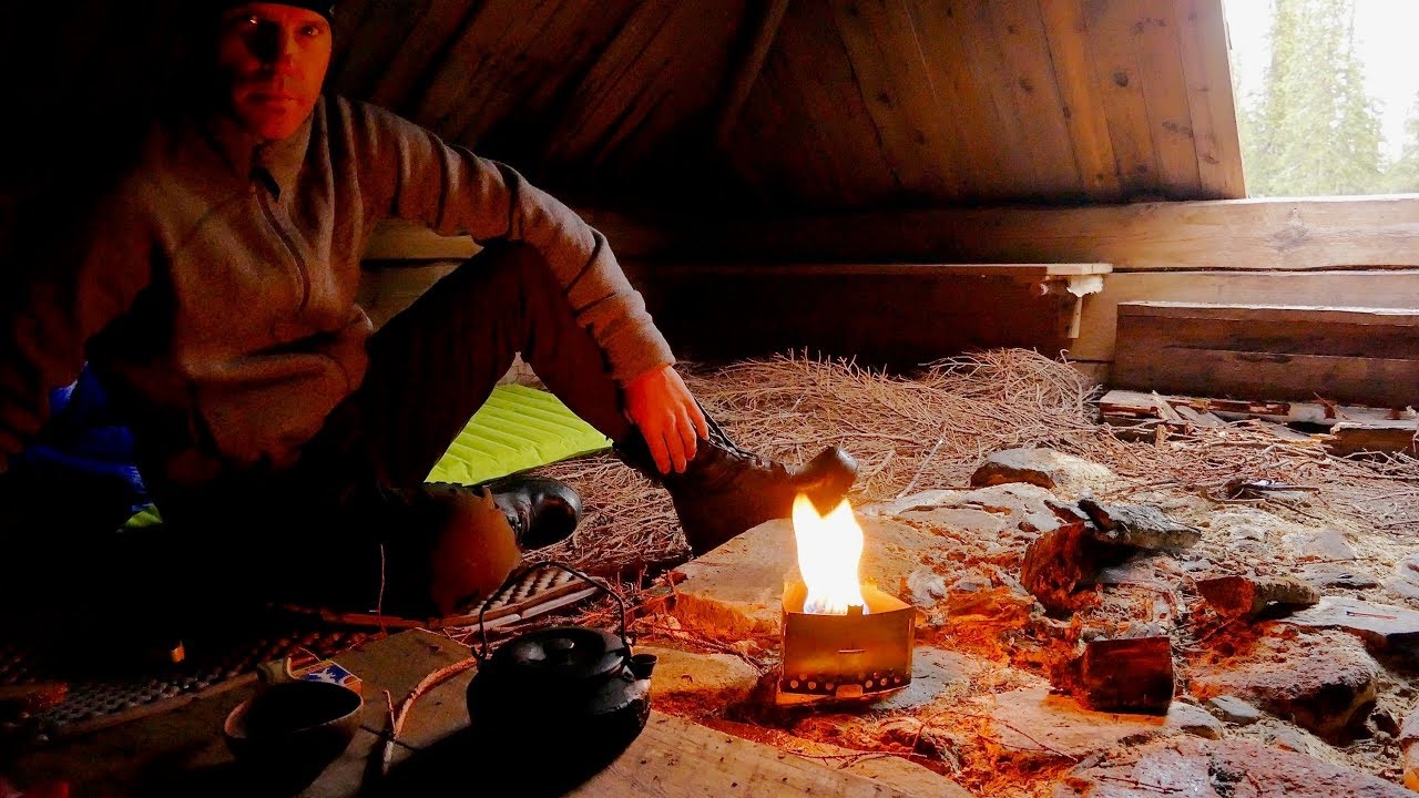 Tjadnes - Shelter from Wind and Rain in the Old Sami Camp