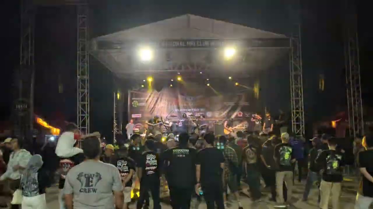Voltase - air mata api | cover | indomilk arena stadium | jamnas mio