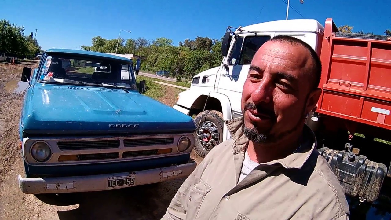 DODGE D 100 ORIGINAL Iván Mussa es tornero en Luján y nos muestra su camioneta