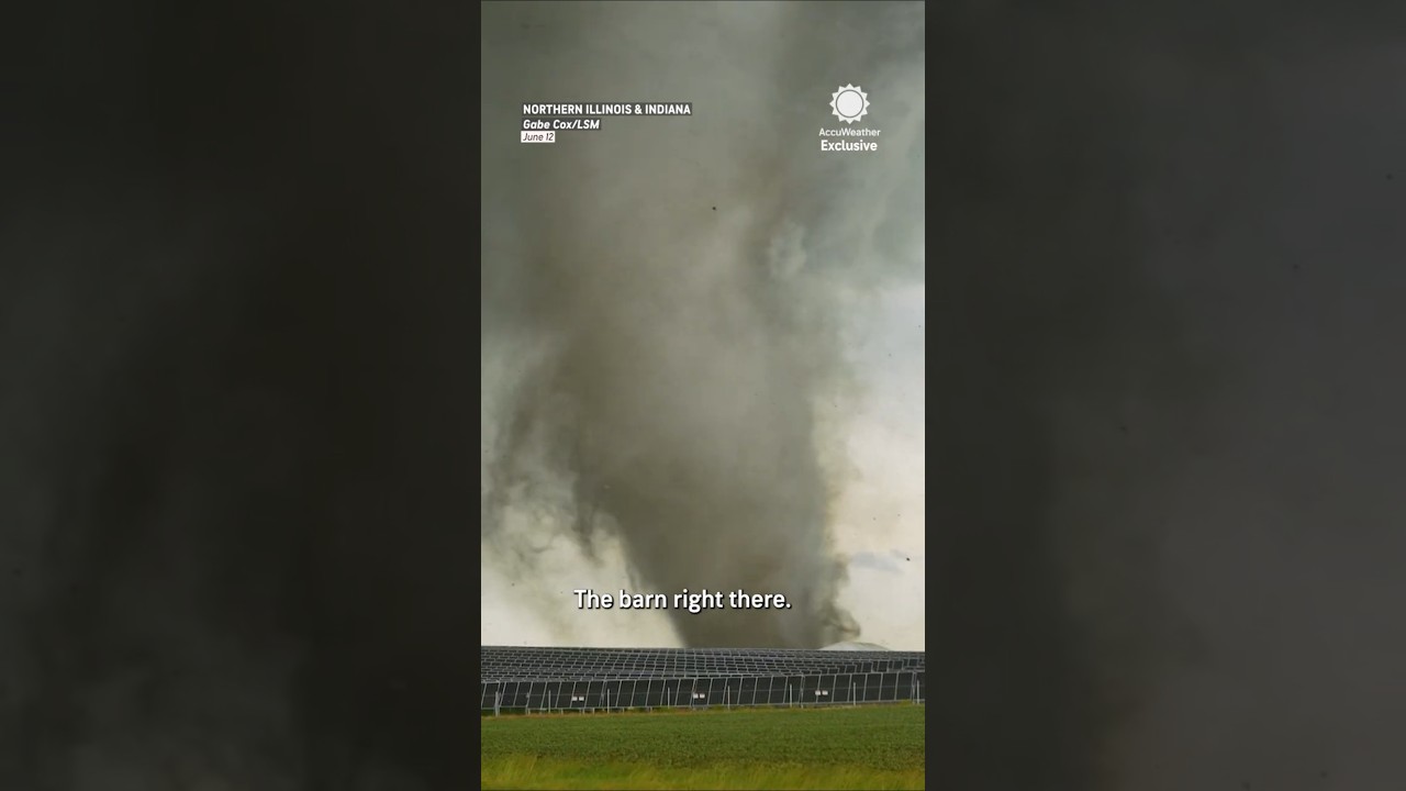 See the terrifying power of the Illinois tornado tossing debris, power flashes