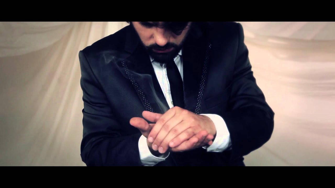 Mago Illusionista Milano prestigiatore Mago Leo
