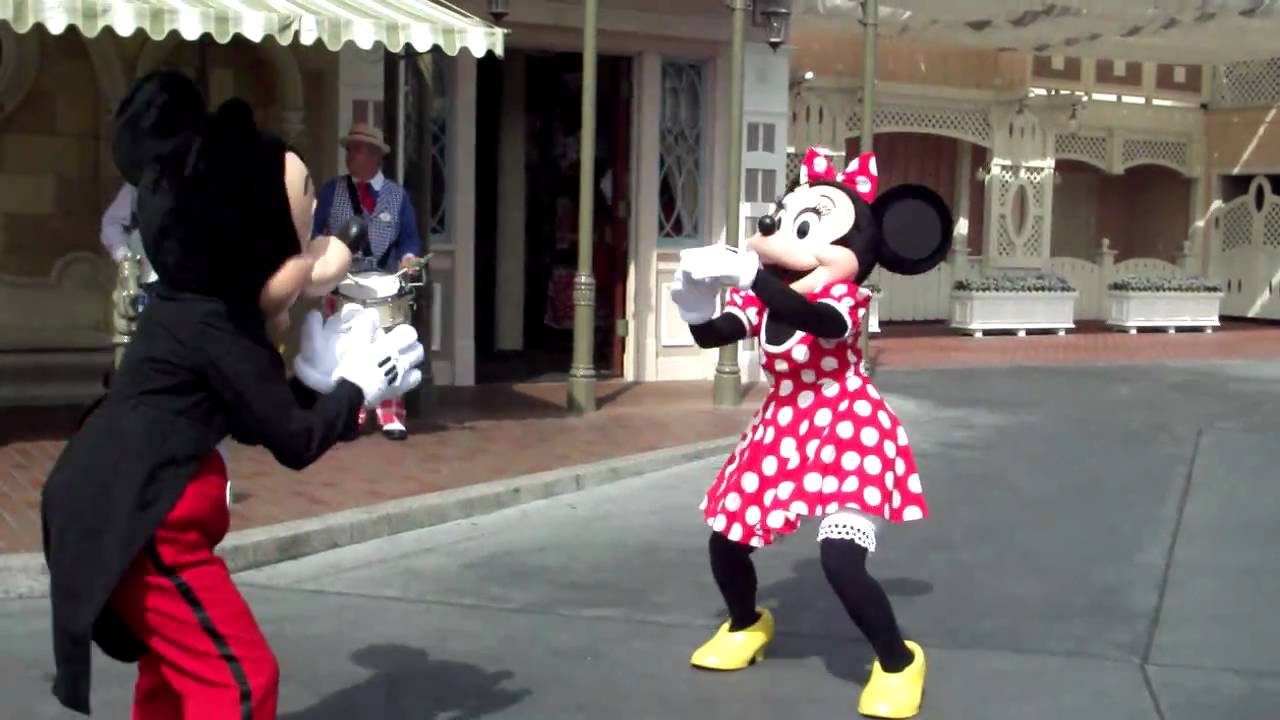 Minnie and Mickey Mouse Dancing