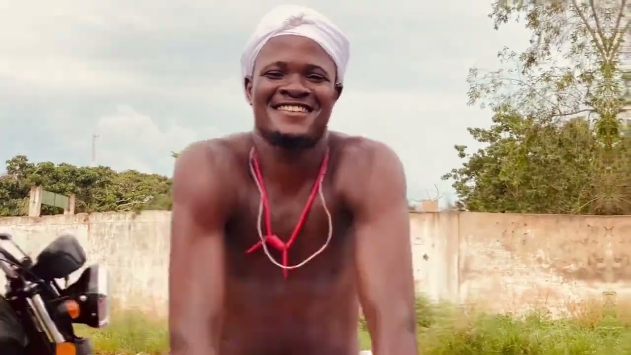 Adjaka officiel -AKOMANVO