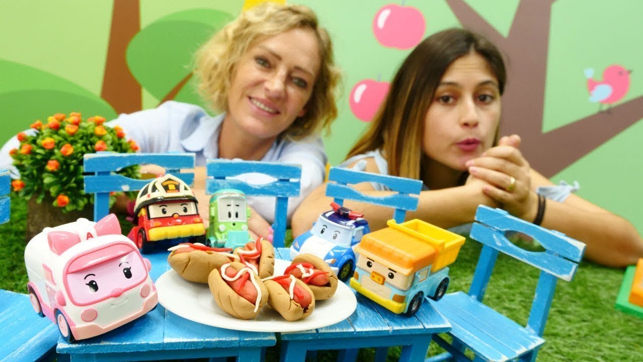 Oyuncak Kafe. Robocar Poli ve diğer araba oyunları.