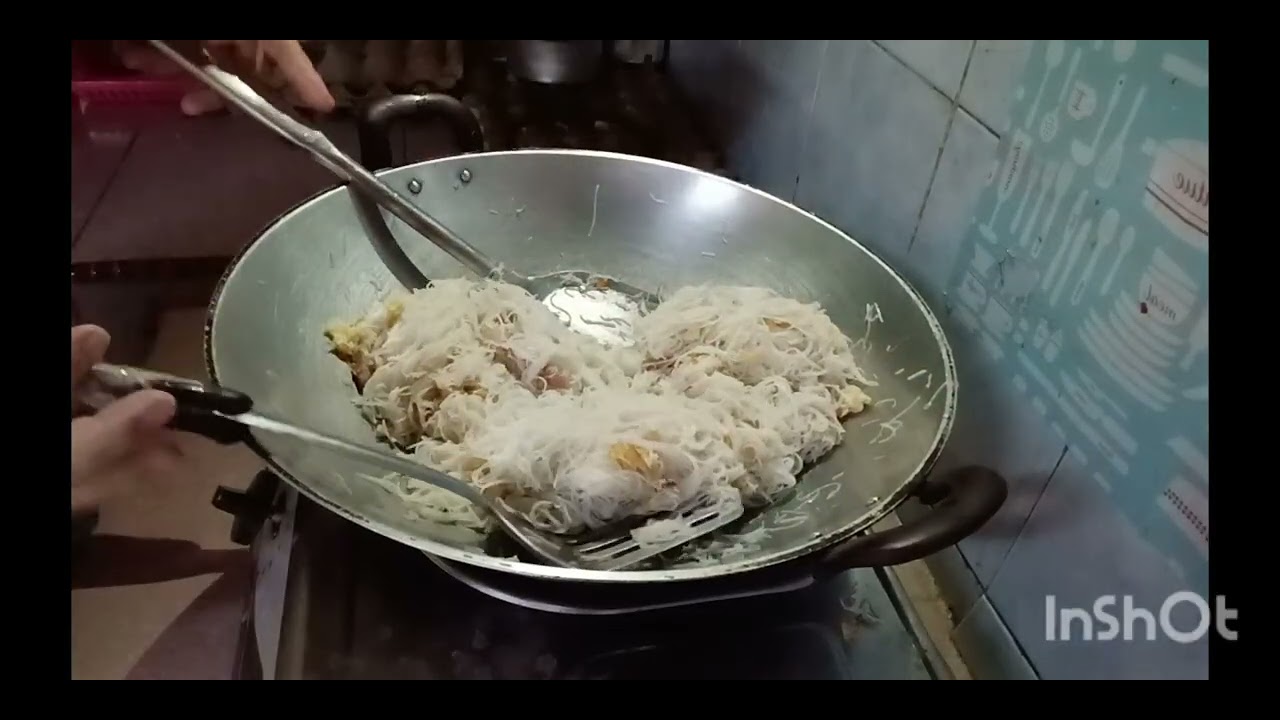 NAMPAK SIMPLE TAPI SEDAPP..ANAK BUJANG MINTA MASAK BIHUN GORENG TANPA KICAP...YUMMMY