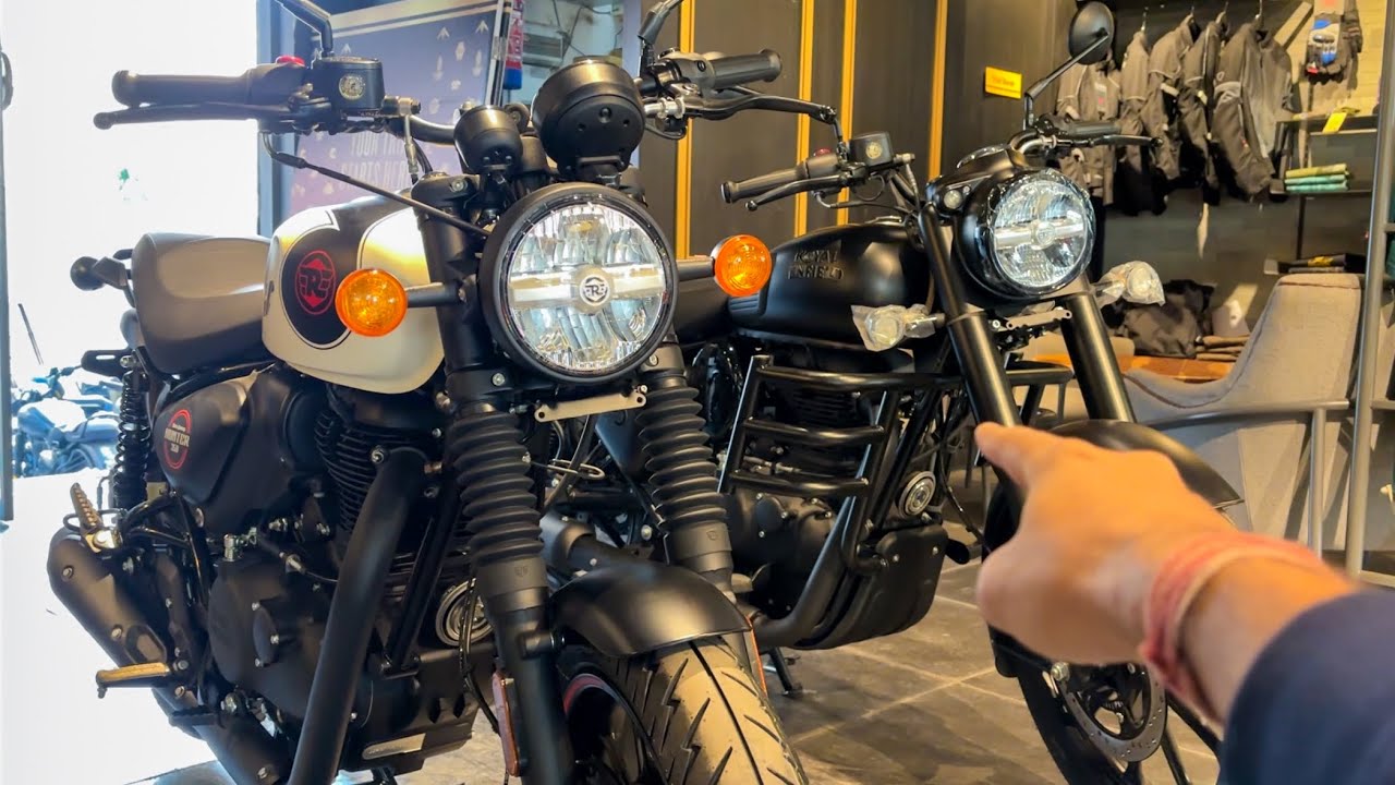 2025 All New Royal Enfield Hunter 350 vs Classic 350 BS7 Full Comparison Review