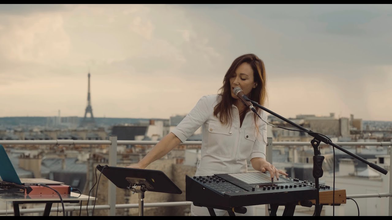 DELAURENTIS - Unica's Cloud (Roof Plouf Session)