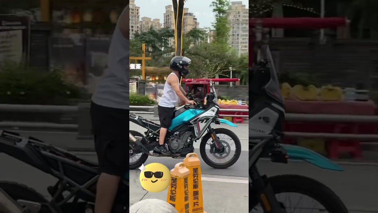 The little guy and big motorcycle👍