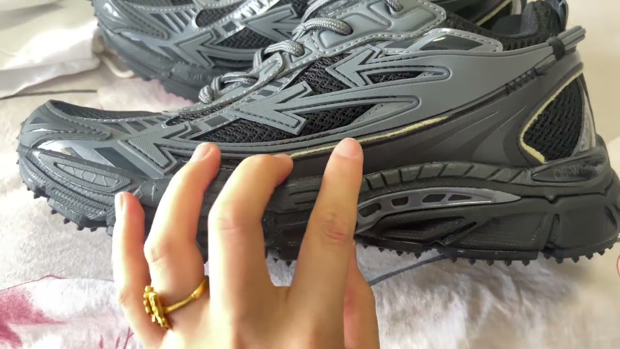Offwhite &ldquo;Be right Back&rdquo; in black sneakers all details unboxing review on 2025