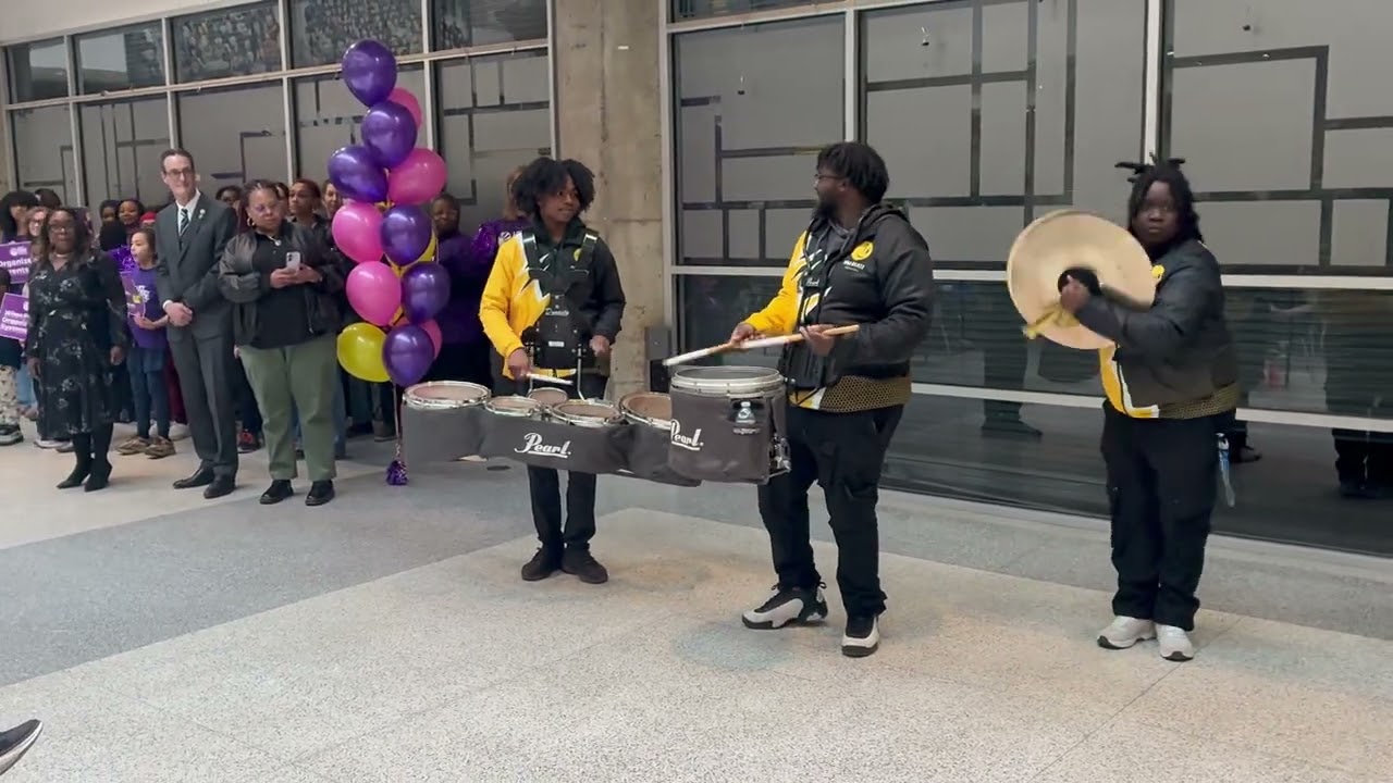 Mad Beatz Vets visits The School District!