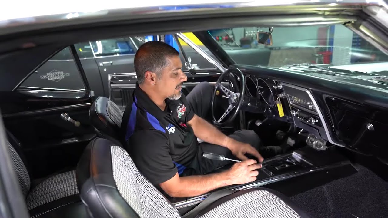 Установка 5-ступенчатой ​​коробки передач Camaro с 5-ступенчатым комплектом American Powertrain T...