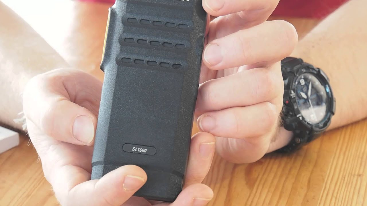 Motorola SL1600 - компактная DMR радиостанция с уникальным дисплеем