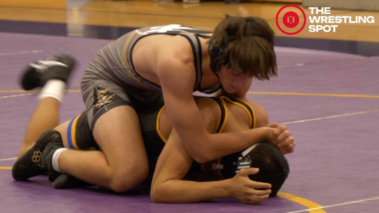 165 - Kacper Nalezny of Grayslake North [R] v. Alexander Valenzuela of Warren Township [G]