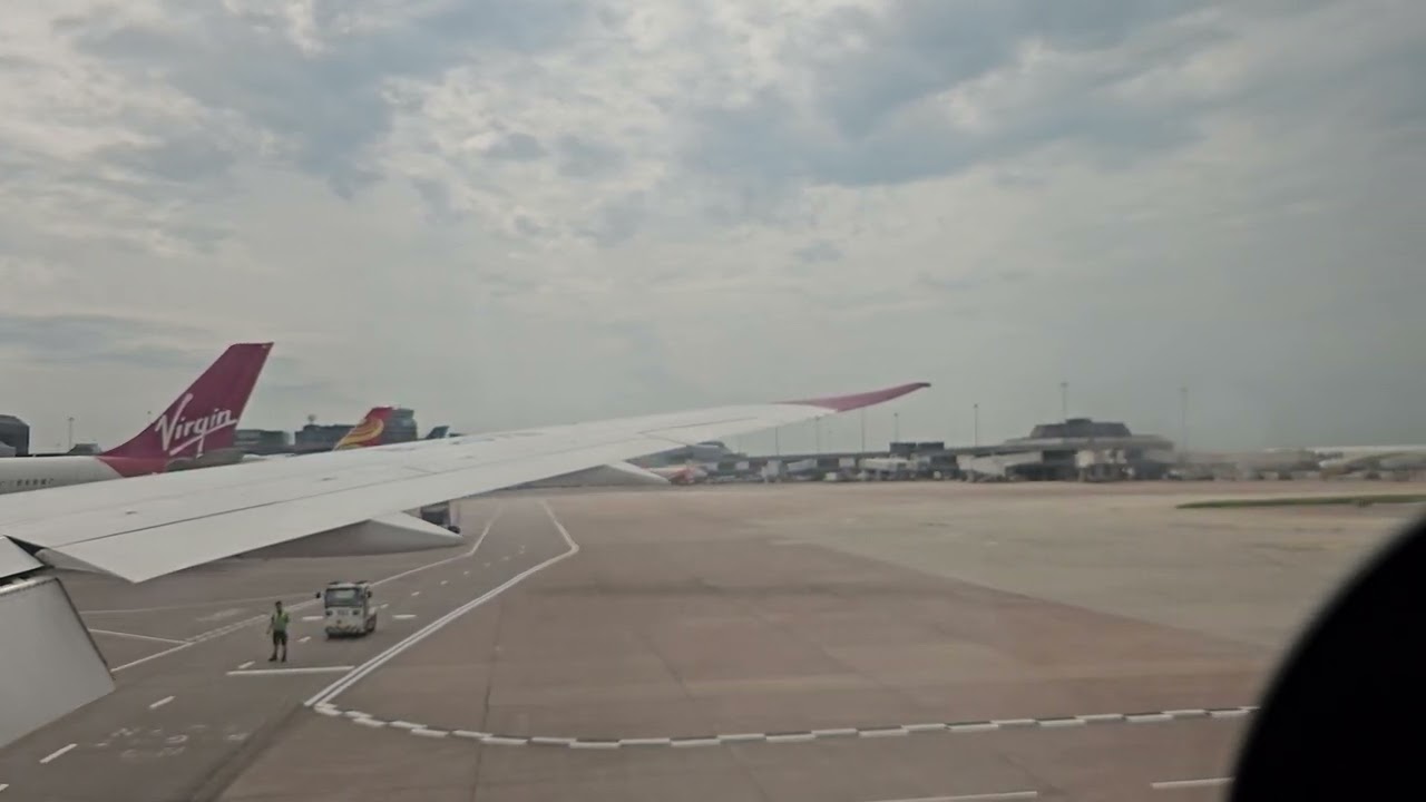 Juneyao 787(GEnx) departure from Manchester(MAN)