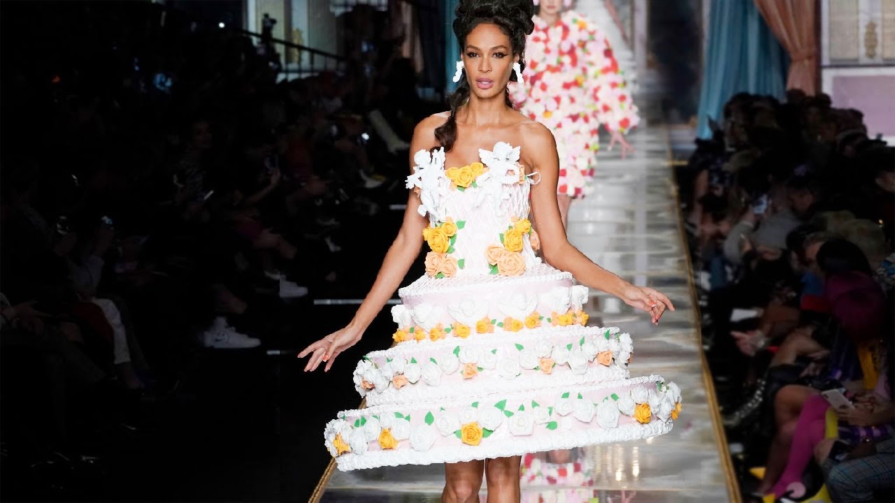 Moschino | Fall/Winter 2020/21 | Milan Fashion Week